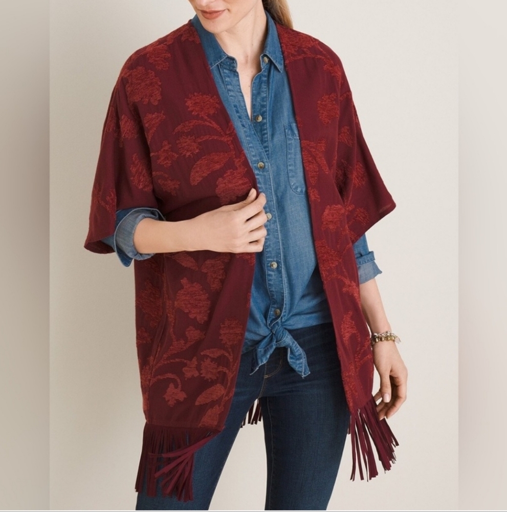 Chico's Chenille Floral Jacquard Fringe Red Ruana Shawl NWT Womens Size S/M - Picture 3 of 11